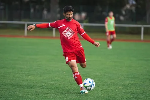 Crawley Town nomme un ancien attaquant du Celtic comme entraîneur