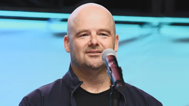 Dan Houser: Companies Should Offer Physical Games If Wanted