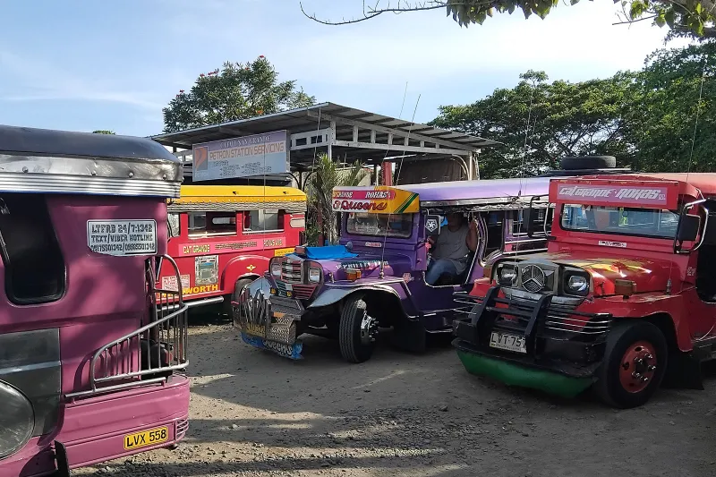 Chauffeurs de jeepney à Davao : aucune aide carburant reçue