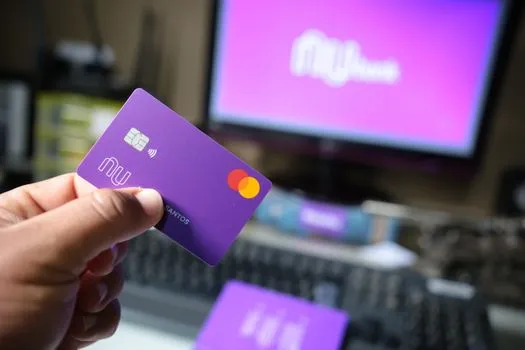 Digital Banks Attract Millions Without Branches or Fees