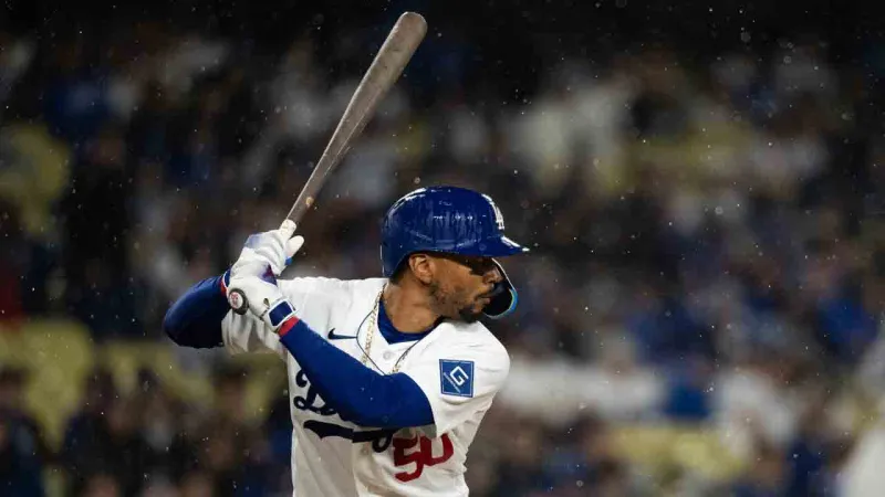 Dodgers activate Mookie Betts from injured list