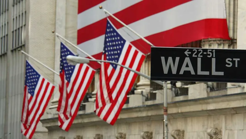 Dow Falls as Nasdaq Hits Record Highs; Micron, Sandisk Sink