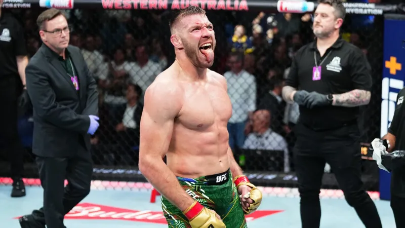 Du Plessis Reacts to Strickland's Win Over Chimaev at UFC 328