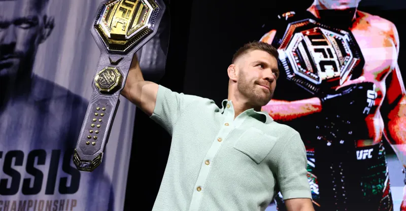Du Plessis Reclaims UFC Middleweight Title