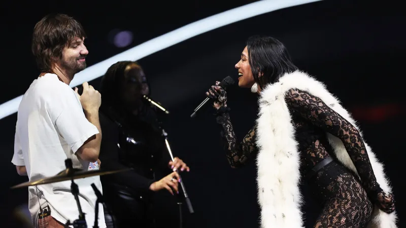 Dua Lipa Joins Tame Impala Onstage in London