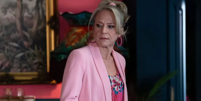 Kellie Bright quitte son rôle de Linda Carter