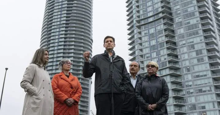 Eby : le NPD taxera les condos invendus et haussera les frais