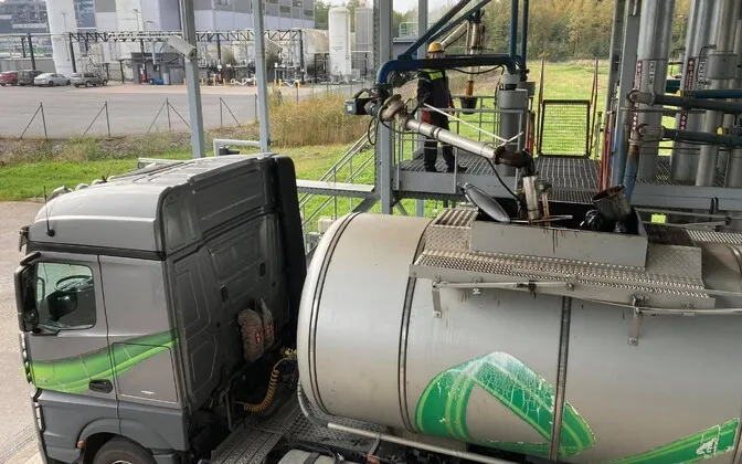 Estonian exports fall 8% in February, trade deficit widens