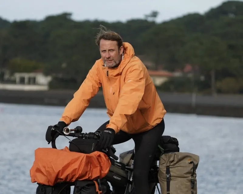 Ex-addict parcourt la France à vélo pour inspirer