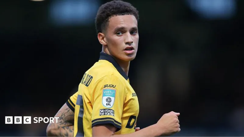 Exeter City recrute Ethan Sutherland en prêt
