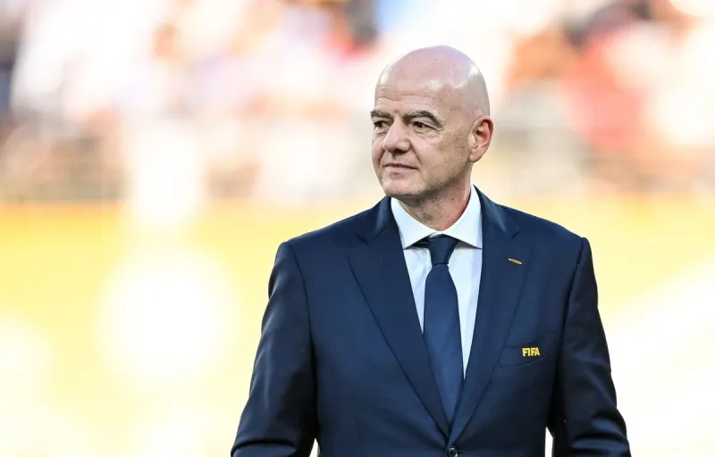 La FIFA s'excuse mais soutient Infantino