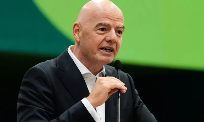 Infantino tient une réunion de crise au Maroc