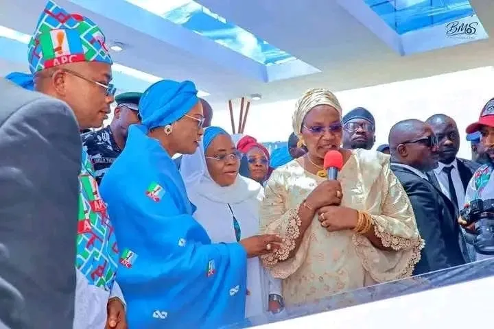 First Lady Commissions Treasury House, Empowers 800 Kogi Women