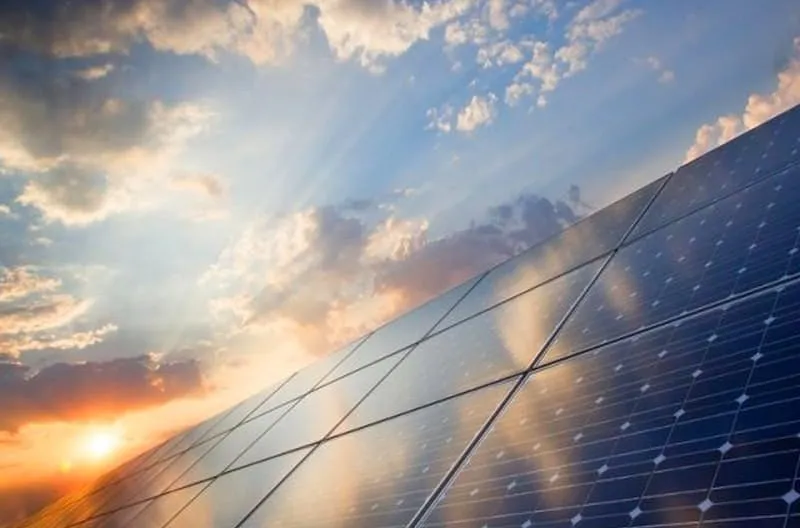 Solaire flottant sur les barrages marocains : économie d'eau et d'énergie