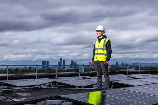 Fluke TLPV2 Solar Test Lead Set Enhances PV Safety