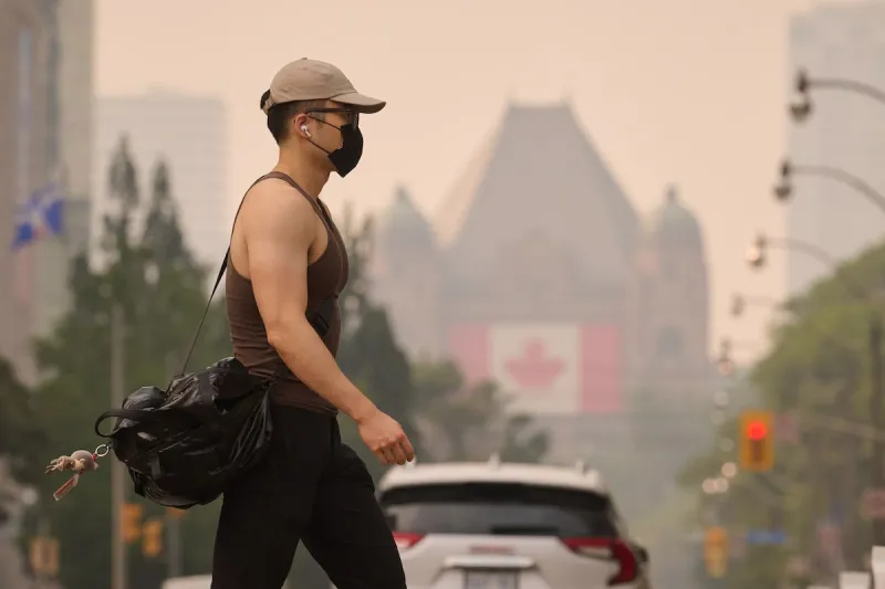 Ford défend la réponse aux feux de forêt en Ontario
