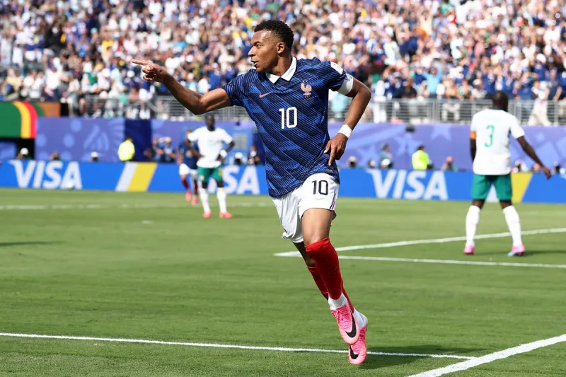 France beats Senegal 2-0 in World Cup opener