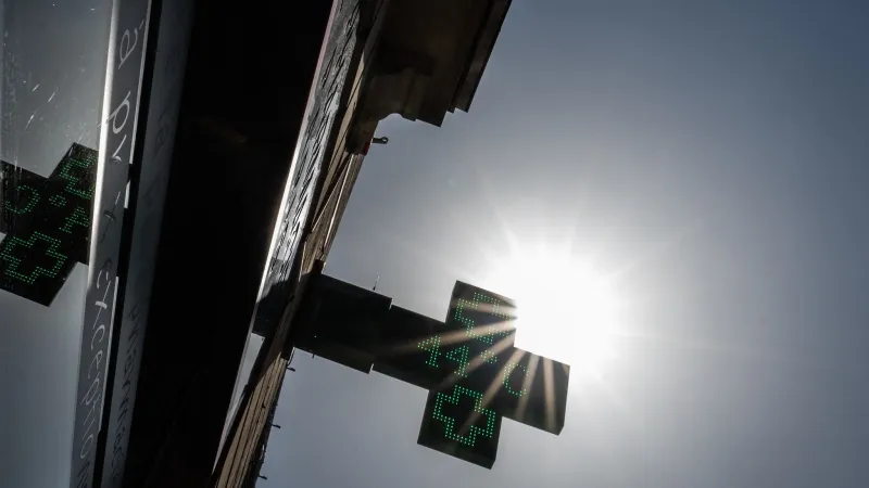 France issues first May heatwave alert for one department