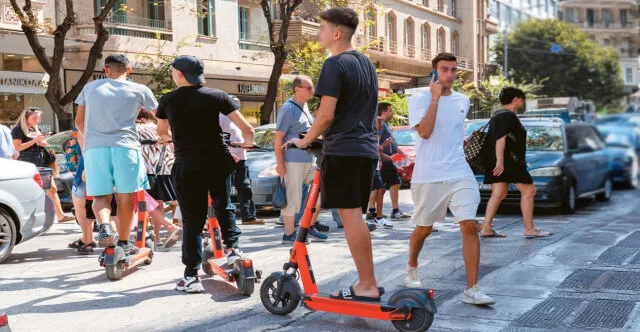 France to Ban E-Scooters for Under-17s, Mandate Insurance
