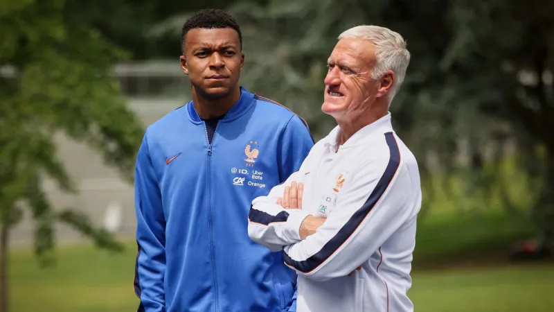 France's World Cup Team Arrives in Boston to Fanfare
