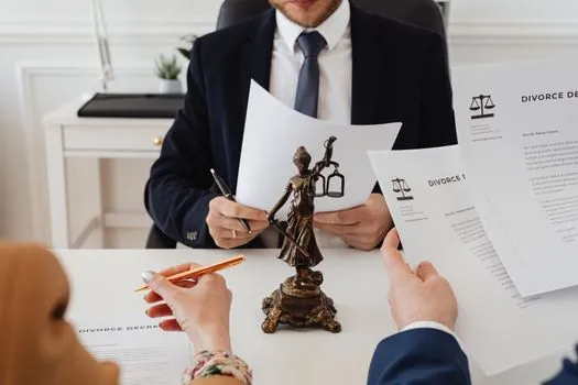 Réforme des avocats : les failles d'un texte contesté