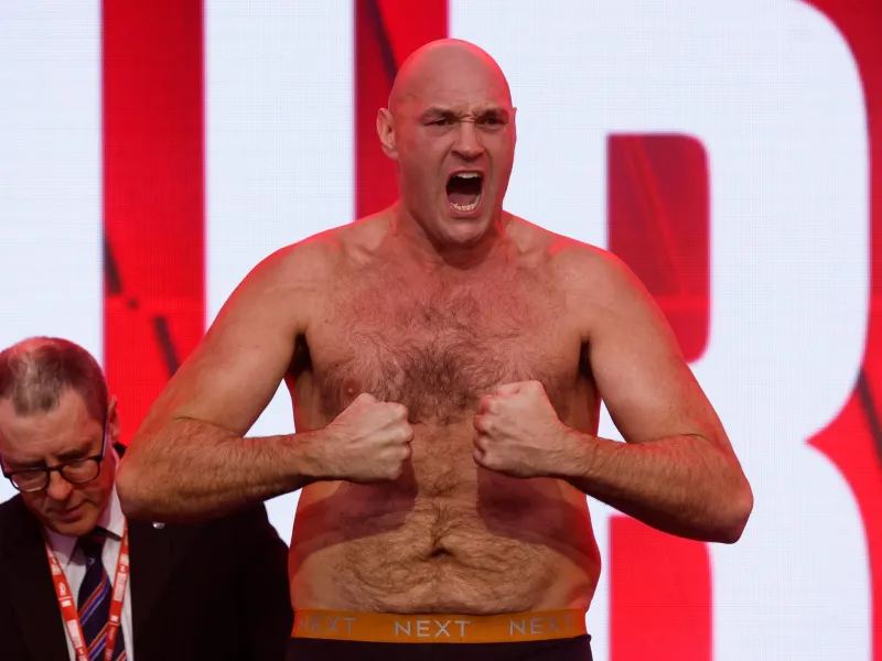 Fury Weighs In Lighter for Makhmudov Comeback