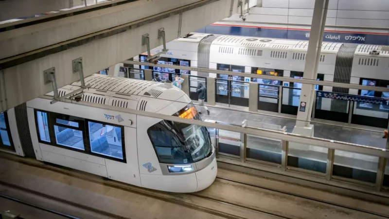 Grapevine: Light rail, hefty price