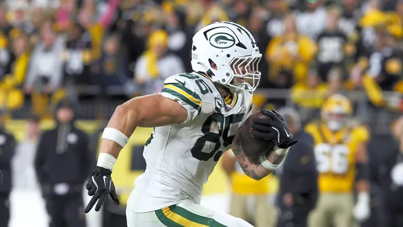 Hall of Famer mentors Packers TE Tucker Kraft