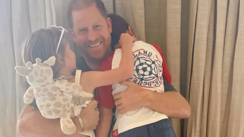 Harry et Meghan partagent une photo de la fête des pères avec Archie et Lilibet