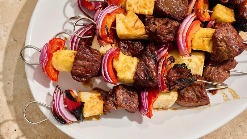 Recette de brochettes de bœuf teriyaki hawaïennes