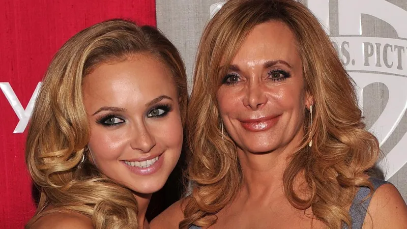 Hayden Panettiere's Mother Criticizes Bisexuality Claim