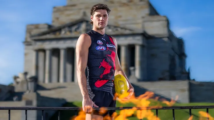 Hird compare un jeune Bomber à Terry Daniher