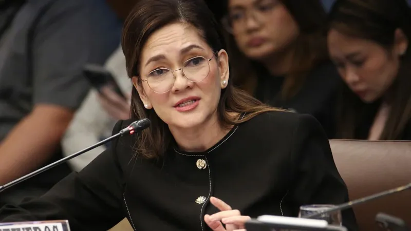 Hontiveros Slams Peers Over Dela Rosa Senate Incident