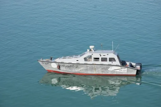 Hormuz Vessel Crossings Drop Amid Security Fears