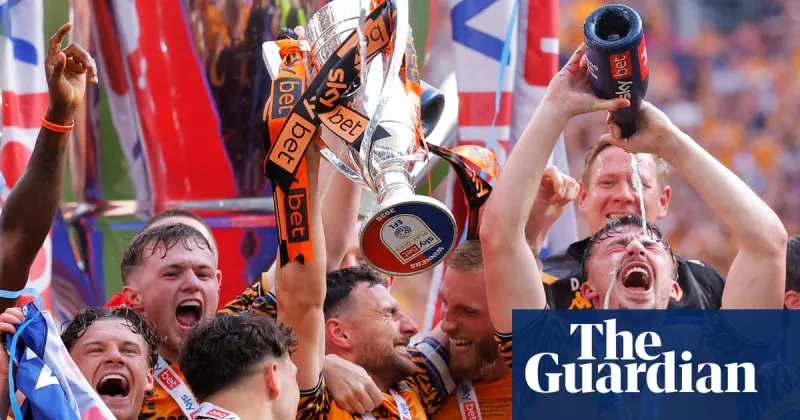 Hull City promoted to Premier League after late winner