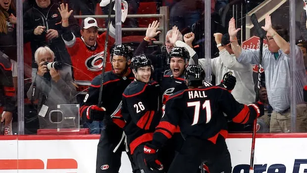 Hurricanes win Game 2 in double OT, lead series 2-0