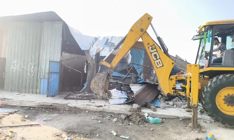 Hyderabad Authority Halts Park Encroachment in Rajendranagar