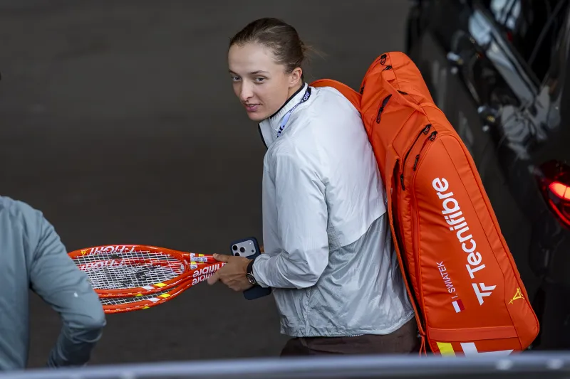 Iga Swiatek fait la critique du roman 'Butter' d'Asako Yuzuki