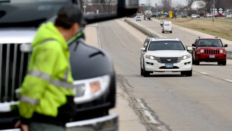 Illinois expands deputy hiring, toughens Scott's Law penalties