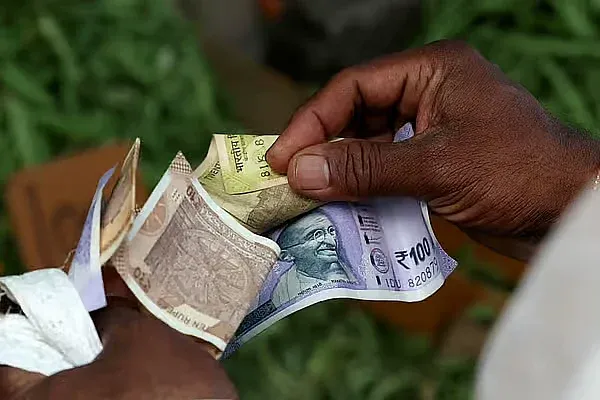 Indian Rupee Hits Record Low of 85.58 Against US Dollar