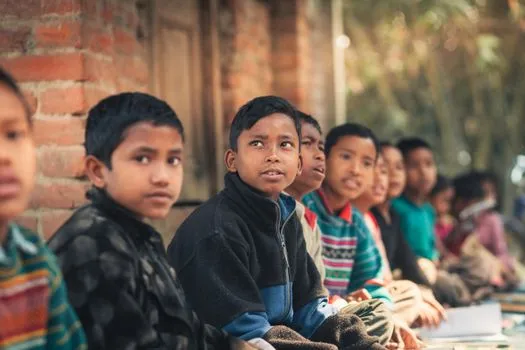 Indonesian Children's Aspirations Narrow, Study Finds