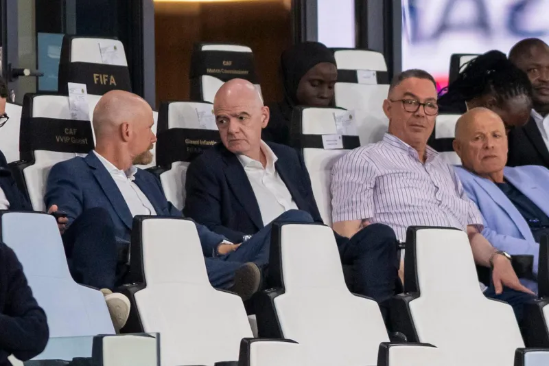 Infantino jure de rester président de la FIFA malgré le scandale