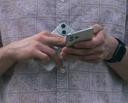iPhone Duo Hands-On: Android User Impressed
