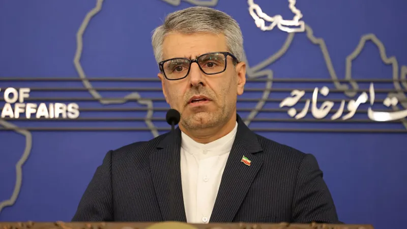 Iran Bars Two French Embassy Employees from Return