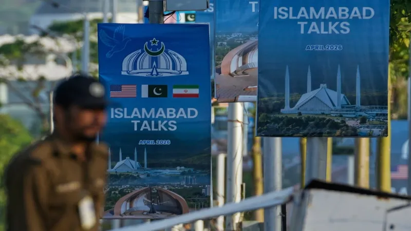 Iran Claims US Seeks to Save Face Before Pakistan Talks