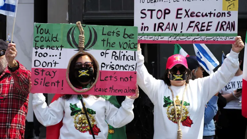 Iranian Diaspora Pressures Regime, Faces Hurdles