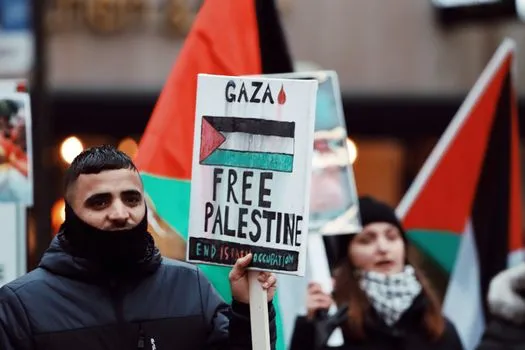 Frappes israéliennes à Gaza tuent deux personnes, selon les secours