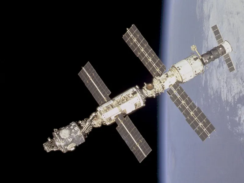 Fuite d'air réparée sur l'ISS, l'équipage de retour