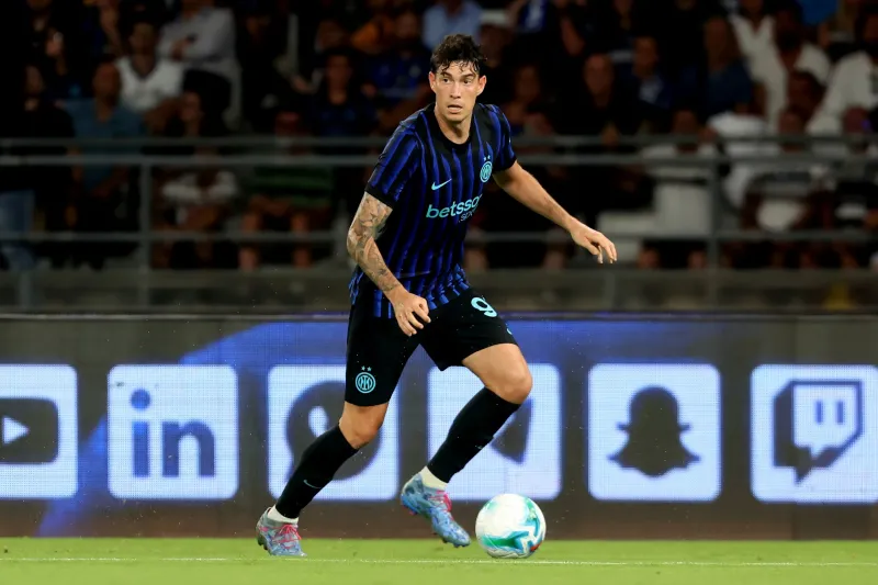 Italy's Acerbi Faces Boos in Inter's 2-1 Win Over Como