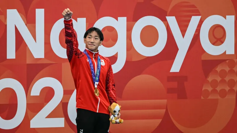 Le nageur japonais Ohashi, 17 ans, bat un record du monde après le Covid